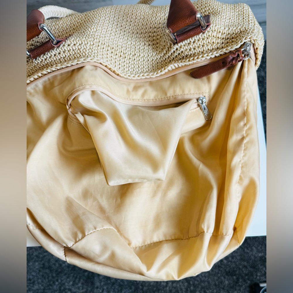 The Sak Shoulder Purse or Satchel Crochet Tan Leather Strap Handle HOBO Purse - Picture 13 of 16
